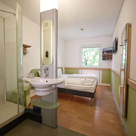 Ibis Budget Messe Hotel 2*