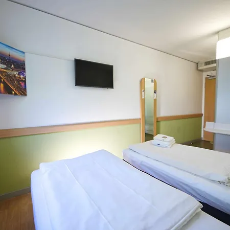Otel Ibis Budget Messe 2*