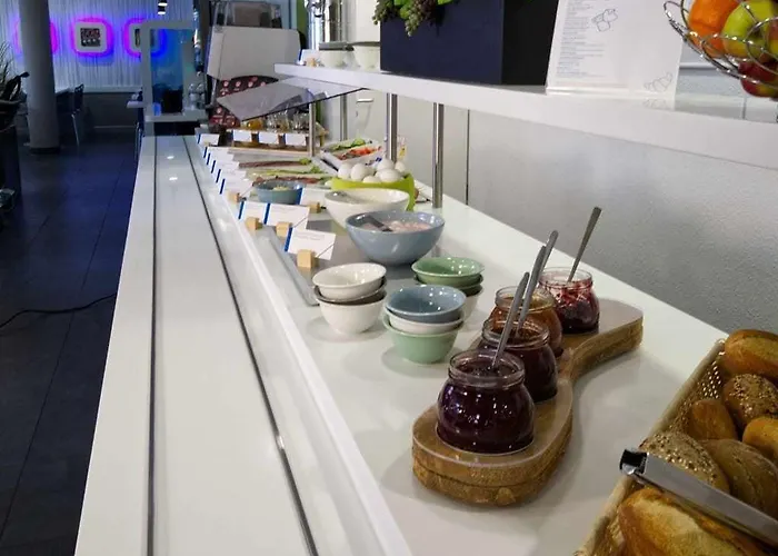 科隆展览中心宜必思快捷酒店 2*